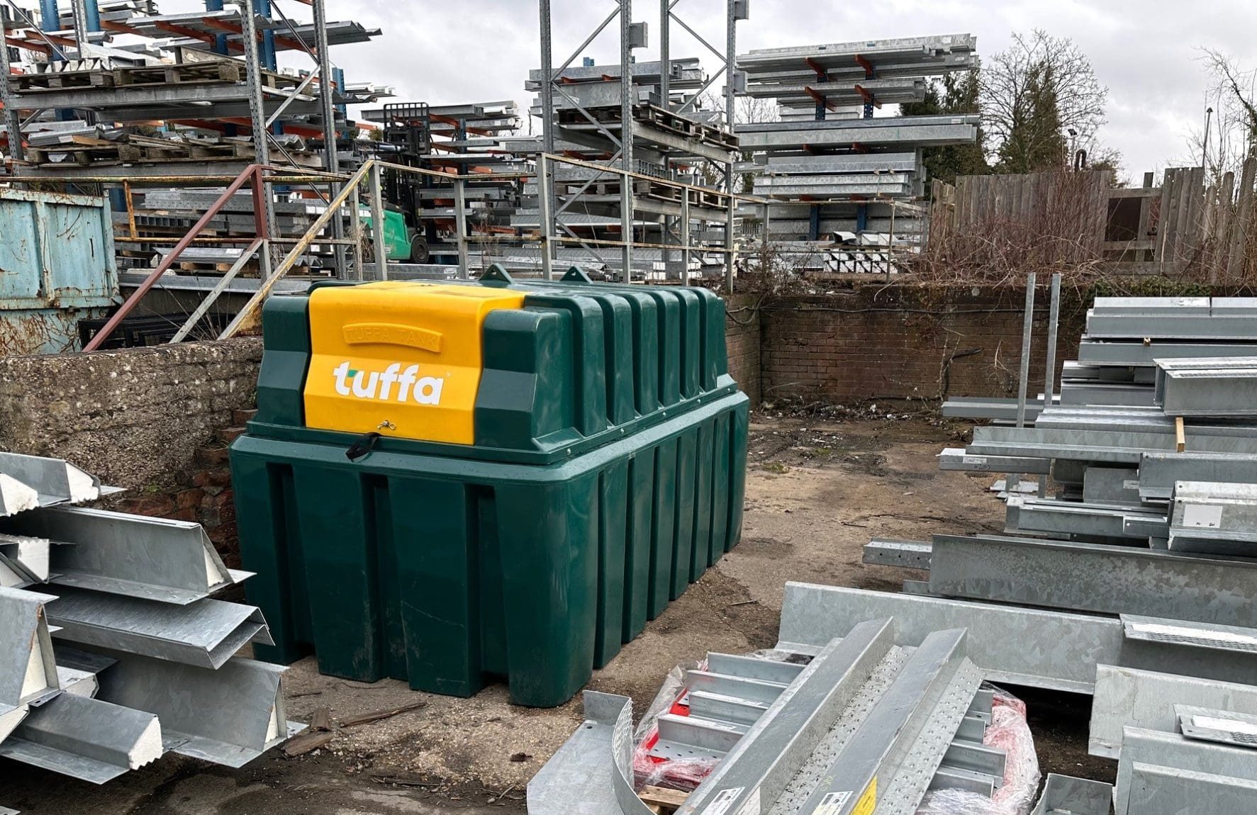 Tuffa 2500 litre waste oil tank at a construction site
